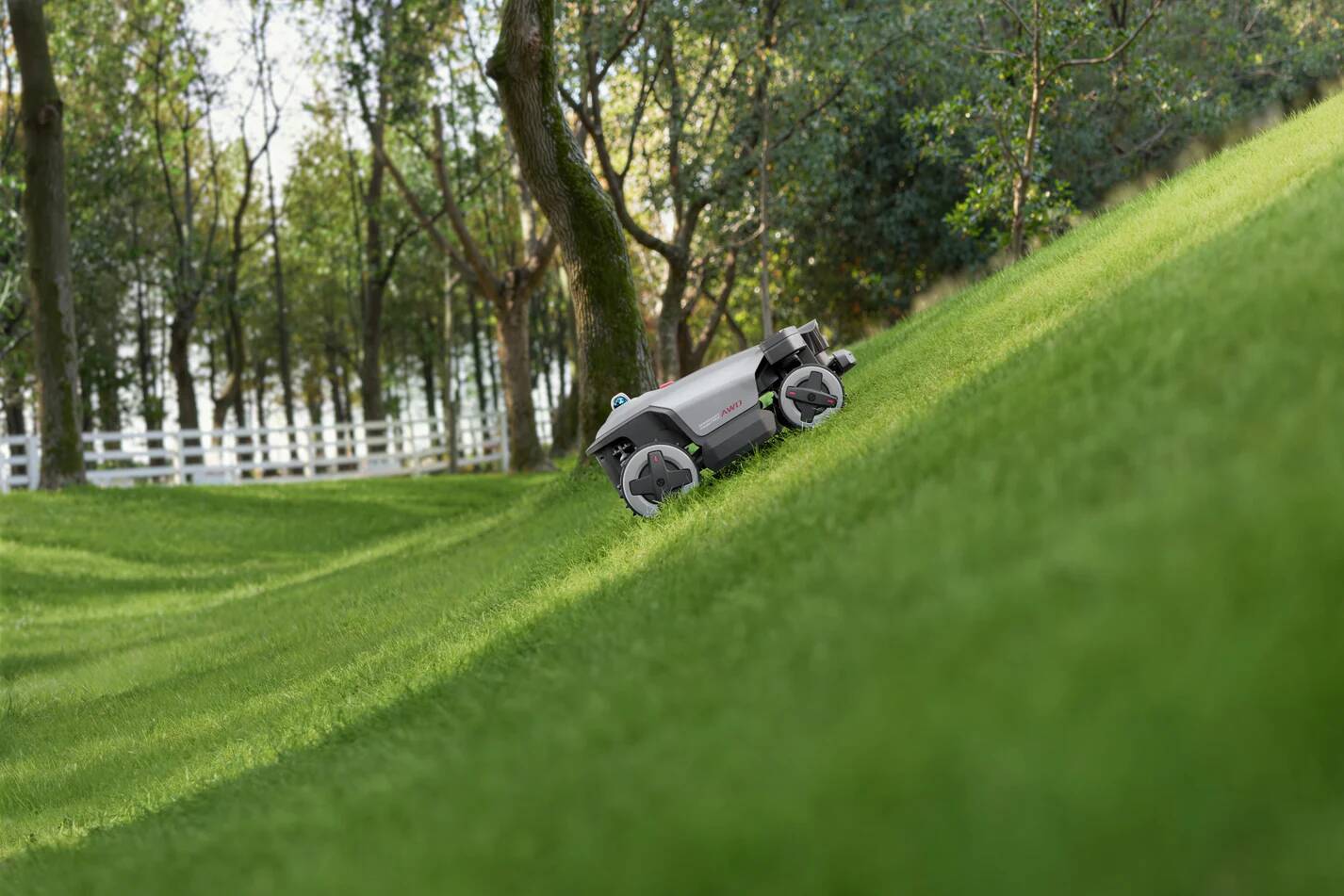 Roborock Mähroboter » RockMow Z120 « 3D-Lidar AWD, RTK, VSLAM-KI