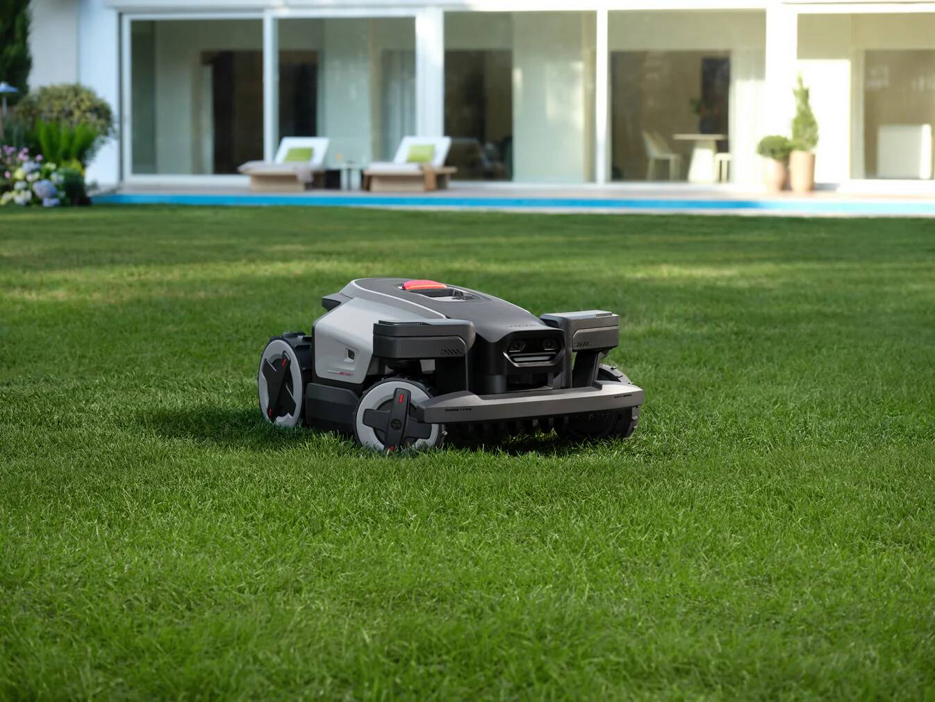 Roborock Mähroboter » RockMow Z115 AWD « KI-fähig, 80 % Steigung