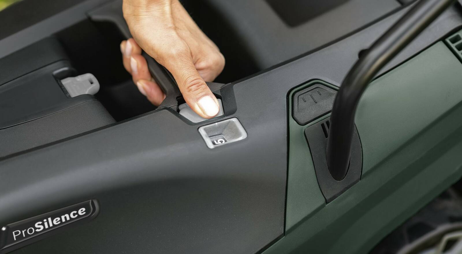 Bosch Akku-Rasenmäher » Universal Rotak 36-590 « inkl. Mulchkit & Akku