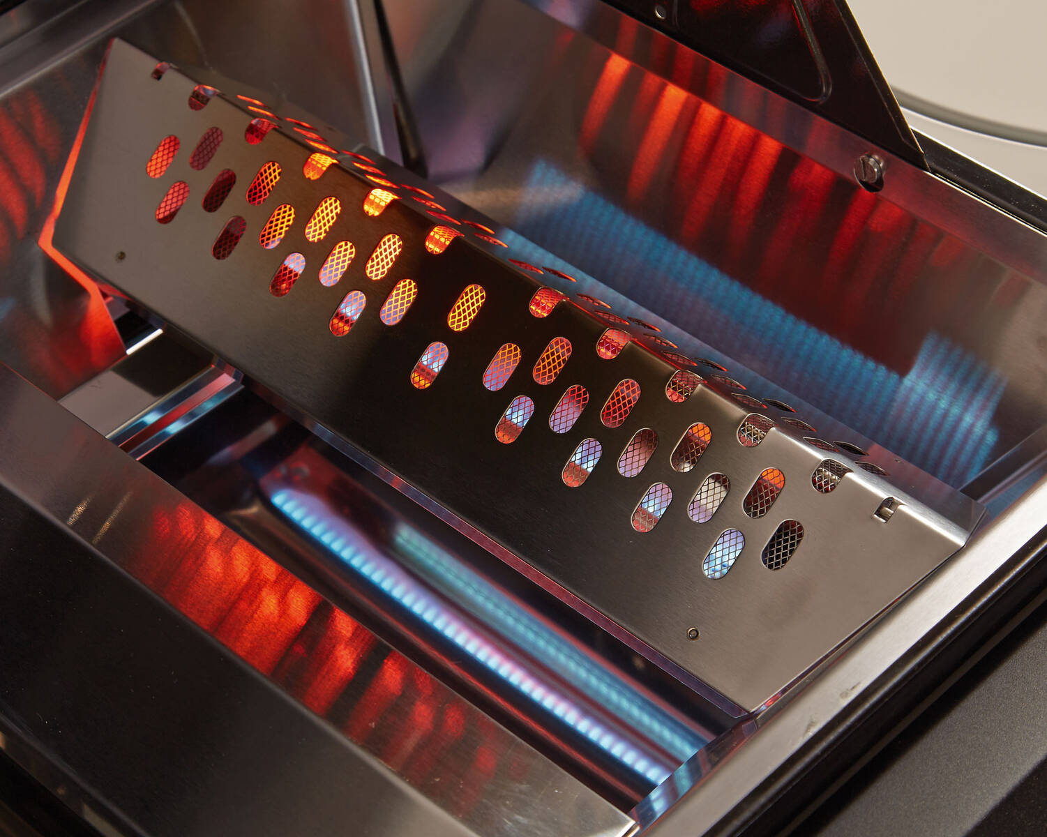 Enders Gasgrill » Monroe BLACK Pro 4 IK Turbo « 21,1 kW , TURBO ZONE™