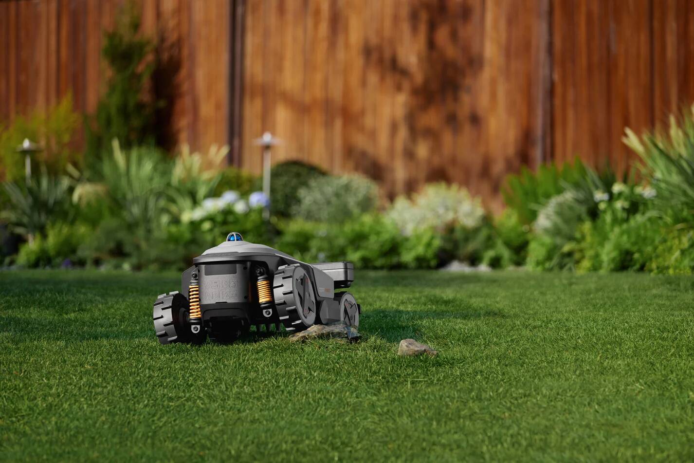 Roborock Mähroboter » RockMow Z120 « 3D-Lidar AWD, RTK, VSLAM-KI