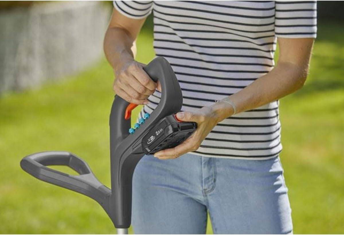 Gardena Akku-Trimmer » SmallCut 23/18V P4A « Ready-To-Use Set